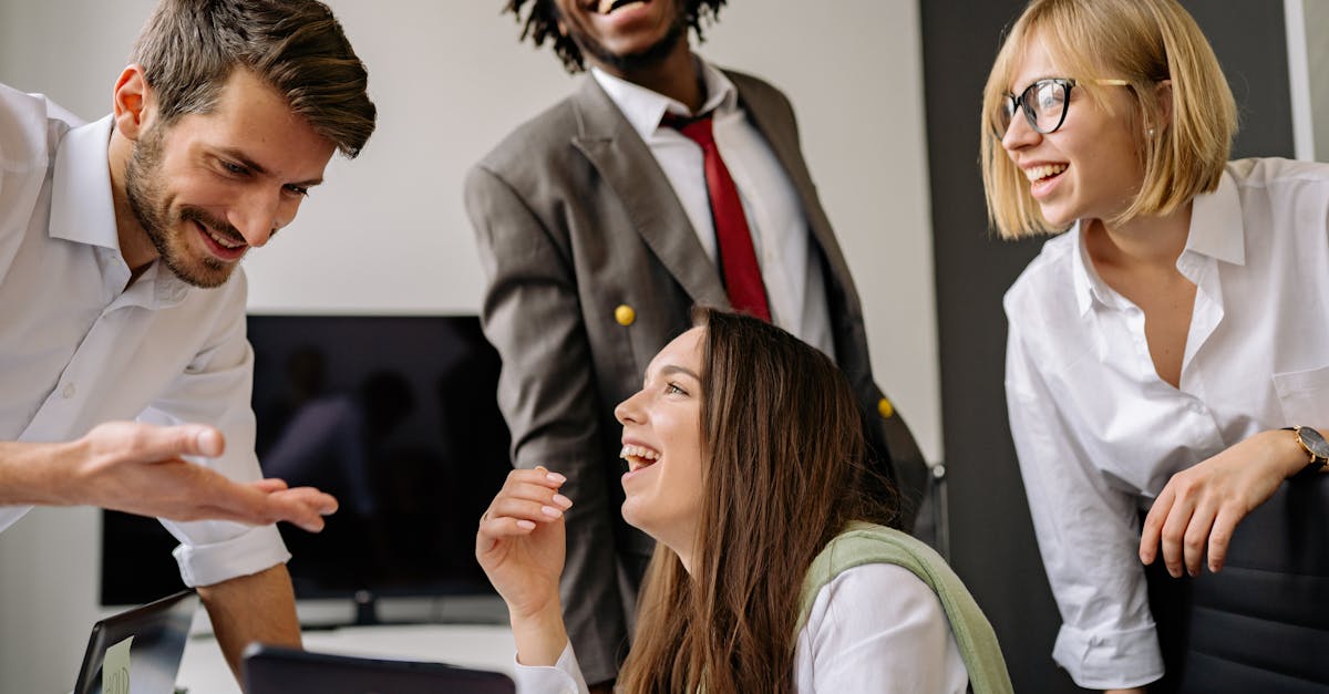 同僚との相談風景
