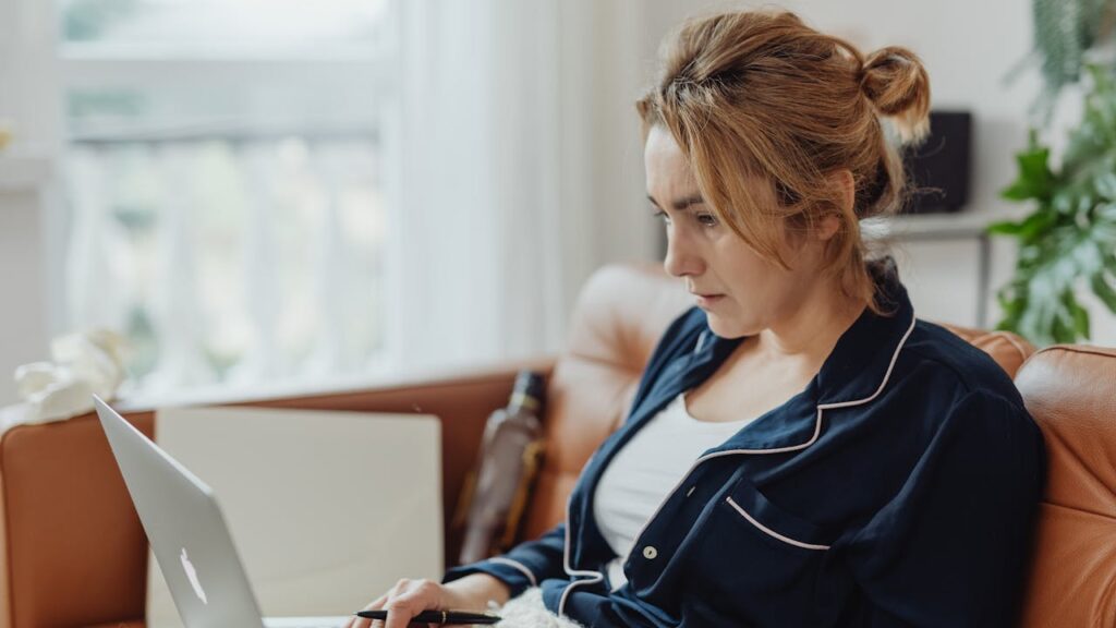 テレワークで集中できずサボってしまう