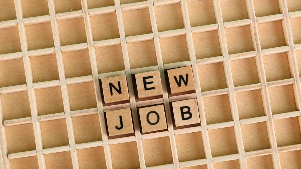 転職・退職を前向きに考える人のイメージ