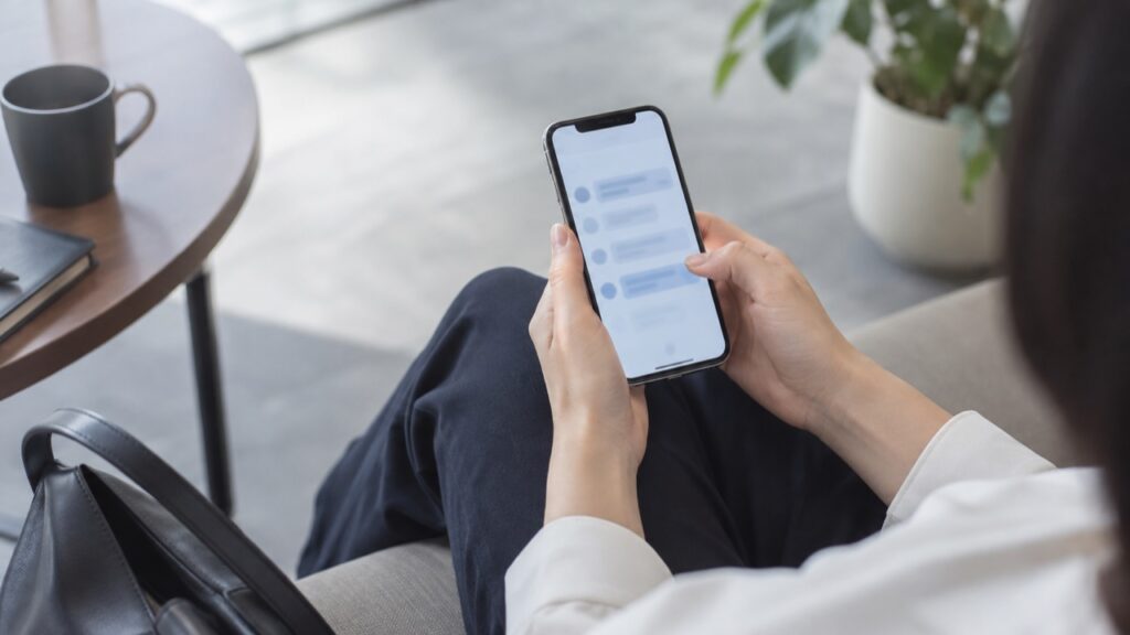スマートフォンで送信履歴を確認する手元